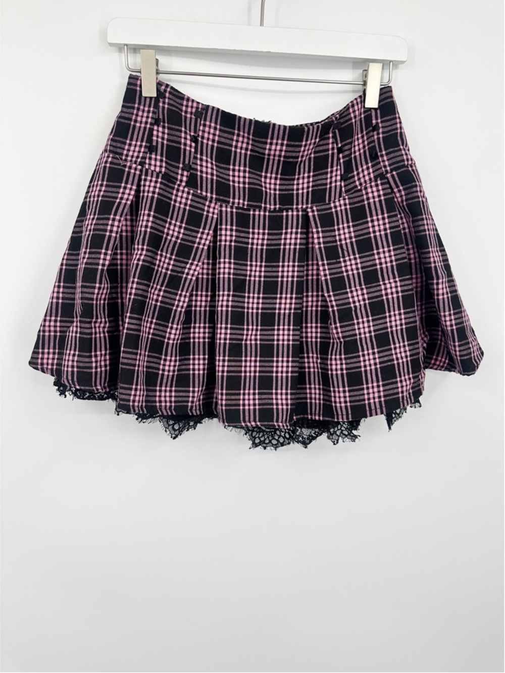 Hot Topic Pink And Black Plaid Lace Trim Pleated Skirt Size Medium Goth Grunge